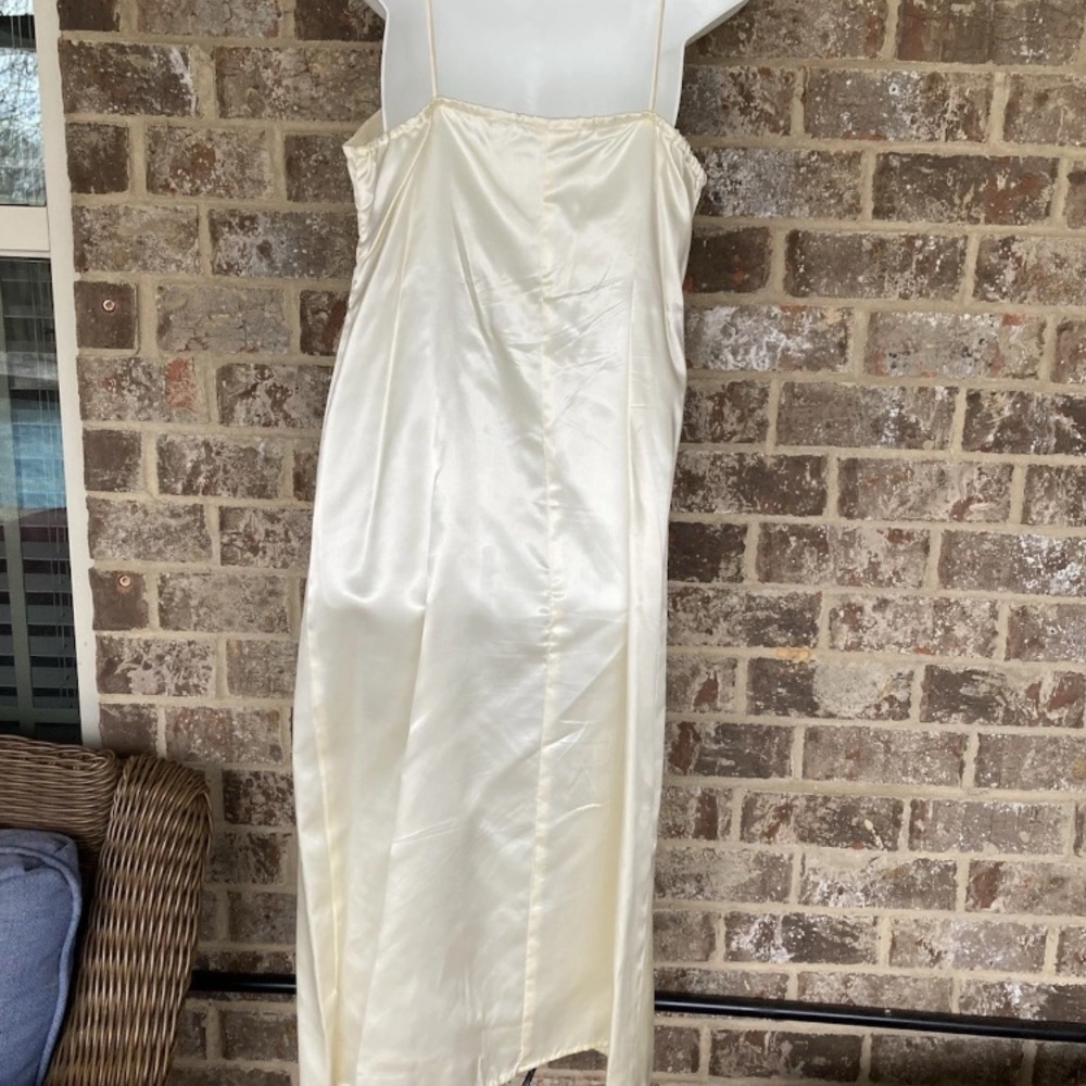 Vintage 1970’s High Neck Lace & Satin Ribbon Embellished Sheath Dress 11/12 - Picture 13 of 13